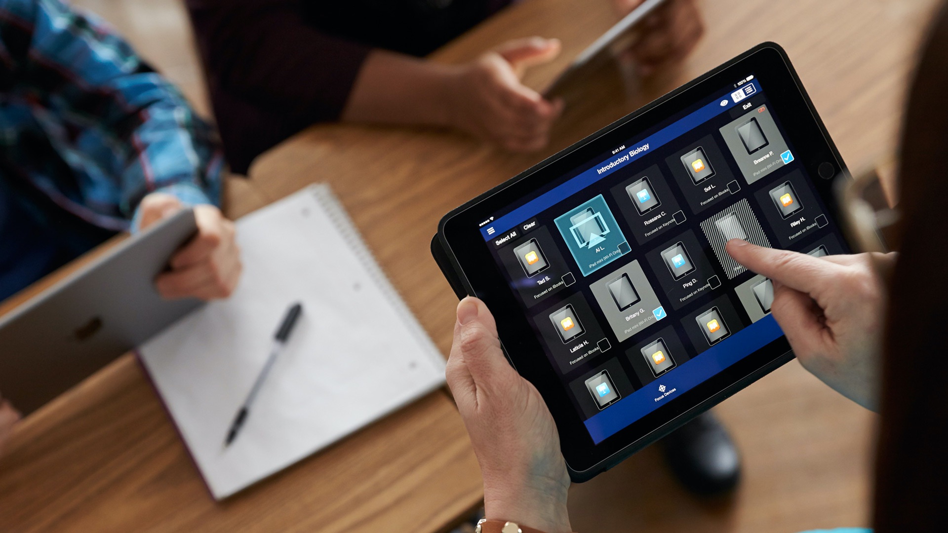 Mobile Device Management (MDM) 1 mobileDviceManagement